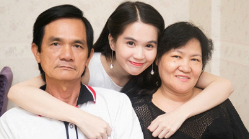 Clip: Bất ngờ với thái độ 'kỳ lạ' của Ngọc Trinh với người mẹ kế mà cô vẫn hay nói lời yêu thương! Ảnh 2