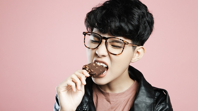 Vũ Cát Tường khi dịu dàng lãng mạn, lúc lại nổi loạn như… cậu nhóc Ảnh 2