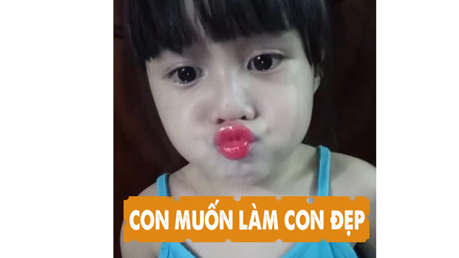 Em bé siêu đáng yêu: Con muốn làm đẹp mà Ảnh 2