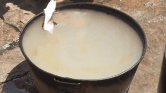 Đồng Nai: Nước giếng ăn nổi váng, đốt cháy ngùn ngụt Ảnh 2