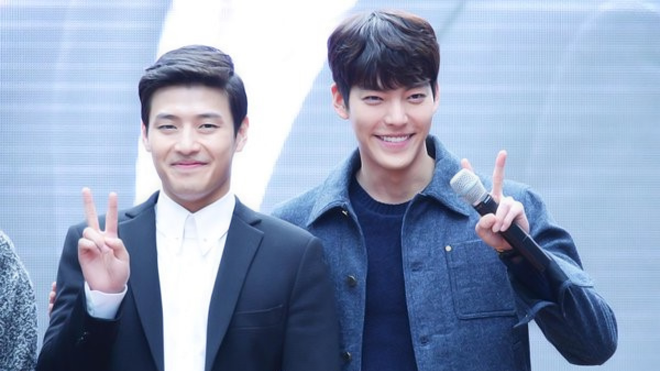Chảy nước mắt trước bức thư bạn thân gửi Kim Woo Bin Ảnh 2