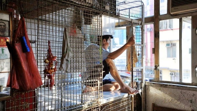 Những hình ảnh 'trần trụi' về cuộc sống của người giúp việc nhập cư ở Hongkong Ảnh 2