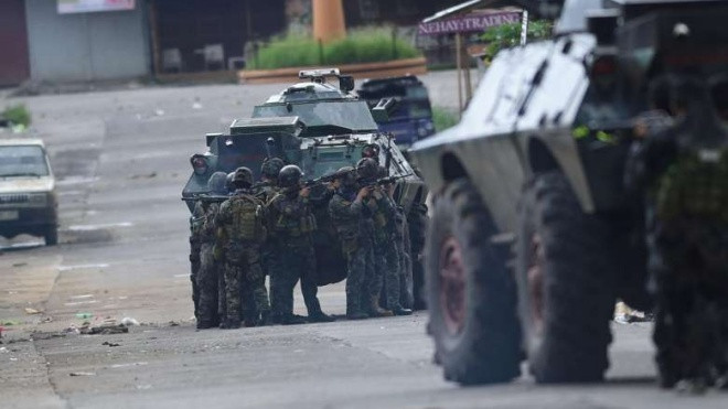 Philippines giao tranh ác liệt với phiến quân, 2.000 dân cầu cứu Ảnh 2