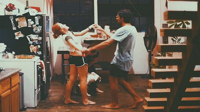 Tình yêu, chốn bình yên duy nhất giữa bộn bề cuộc sống Ảnh 2