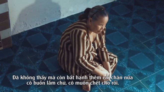 Người mẹ mù 70 tuổi đi thi hát để kiếm tiền lấy chồng cho con Ảnh 2