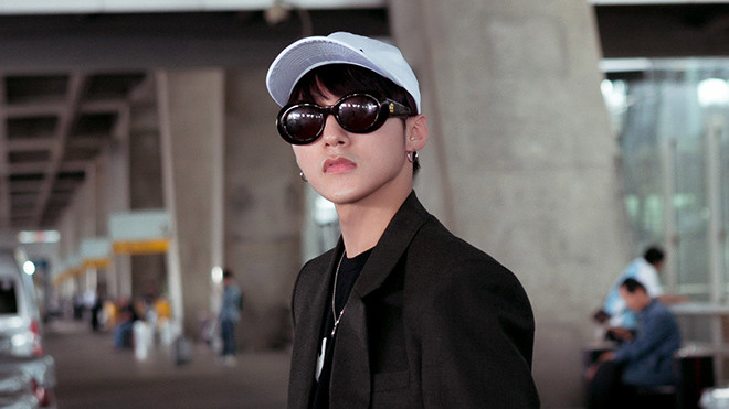 Sơn Tùng M-TP xuất hiện cực ngầu ở sân bay Thái Lan Ảnh 2