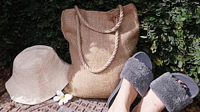 Ai ngờ được chiếc túi vải bố Hessian lại đang manh nha làm mưa làm gió hè này! Ảnh 2