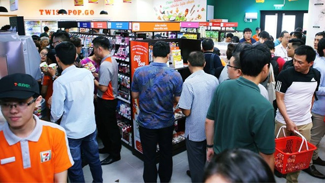 Không khí khai trương tại 7-Eleven sáng nay: nhộn nhịp và đầy háo hức! Ảnh 2