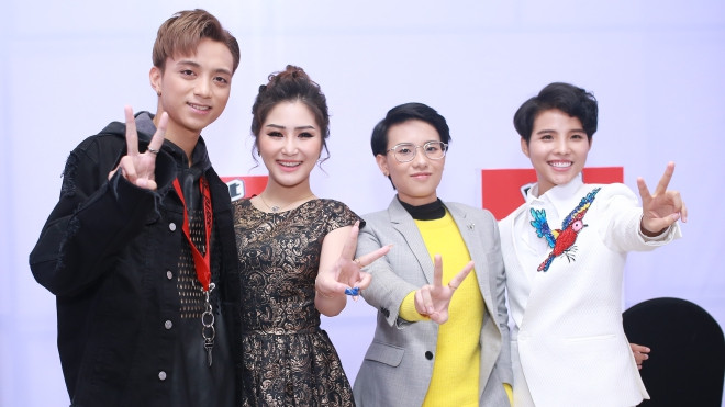 Mỗi người một vẻ, bộ tứ HLV The Voice Kids 2017 xuất hiện trẻ trung trong ngày đầu ghi hình Ảnh 2