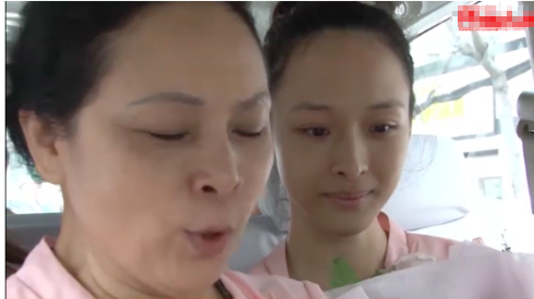 Vừa được tại ngoại, hoa hậu Phương Nga lập tức đòi mẹ cho đi ăn ốc Ảnh 2