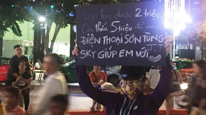 Muốn mua điện thoại Sơn Tùng quảng cáo, teen girl ra phố đi bộ xin tiền 'Sky' Ảnh 2