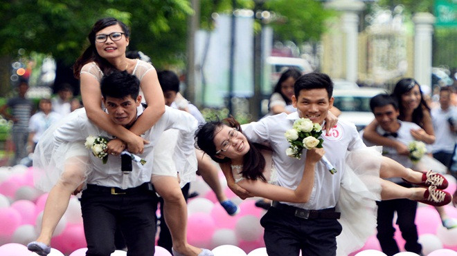 Vài năm tới 4,3 triệu đàn ông Việt sẽ 'ế vợ', phụ nữ tăng tỉ lệ tái hôn Ảnh 2