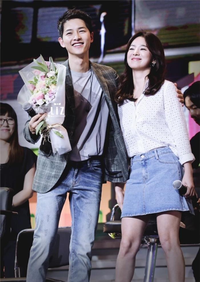 Song Joong Ki và Song Hye Kyo ly hôn nhưng khán giả sẽ không quên những cảnh ngọt ngào, tình bể bình trong phim 'Hậu duệ mặt trời'