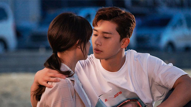 Hoá ra đôi khi, cứ tìm mãi đâu xa rồi cuối cùng bạn lại yêu ngay chính bạn thân của mình Ảnh 2