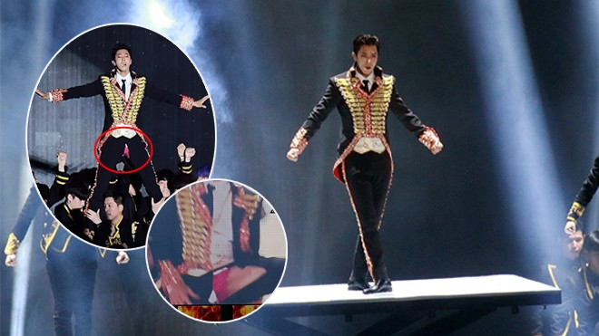 Vừa trở lại Kpop, 'leader vĩ đại' Yunho bị… rách quần ngay trên sân khấu SMTown Ảnh 2