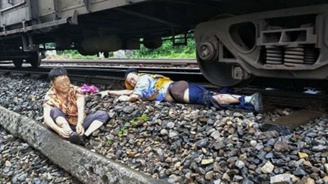 Người lái tàu hy sinh một chân để cứu cụ bà: 'Nếu được lựa chọn, tôi vẫn sẽ làm thế' Ảnh 2