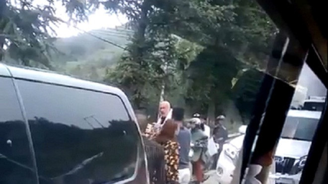 Vụ xô xát ở Sa Pa: Người đàn ông nước ngoài nhận sai Ảnh 2