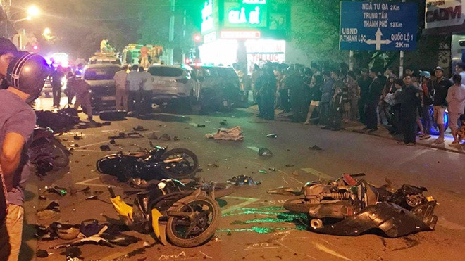 13 xe tông nhau liên hoàn trong đêm: Ít nhất 2 người chết, 10 người bị thương Ảnh 2