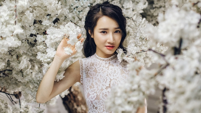 Nhã Phương khoe vóc dáng yêu kiều, quyến rũ sau tin đồn rạn nứt với Trường Giang Ảnh 2