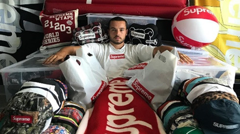 Sở hữu BST Supreme trị giá 50.000 USD, anh chàng này khiến các tín đồ thời trang phải khao khát! Ảnh 2