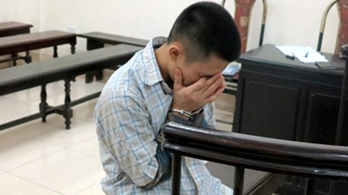 Hà Nội: Làm 'chuyện người lớn' với bé gái 13 tuổi rồi chiếm đoạt xe máy Ảnh 2