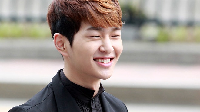 Onew (SHINee) dính cáo buộc quấy rối tình dục vì say xỉn tại hộp đêm Ảnh 2