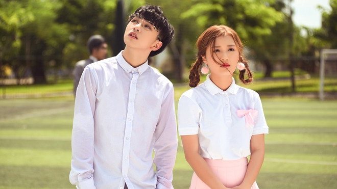 Mừng MV triệu view, Han Sara tung phiên bản mới của bài hát debut cùng 'soái ca' Ảnh 2