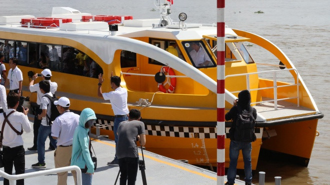 Sau nhiều lần tạm hoãn, tuyến xe buýt đường sông TP HCM chính thức ra mắt Ảnh 2