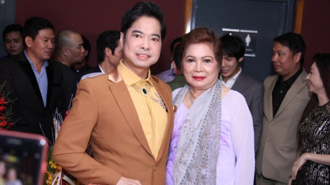 Mẹ Ngọc Sơn tiết lộ phản ứng của 'Ông hoàng nhạc sến' khi lần đầu nghe về 'Giáo sư âm nhạc' Ảnh 2