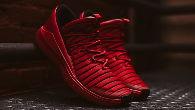 Jordan thêm sắc đỏ vào đội quân sneaker hùng hậu khiến fan muốn bùng cháy Ảnh 2