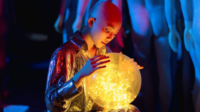 'Choáng toàn tập' với một Tóc Tiên đầu trọc vẫn đầy cuốn hút trong MV mới Ảnh 2