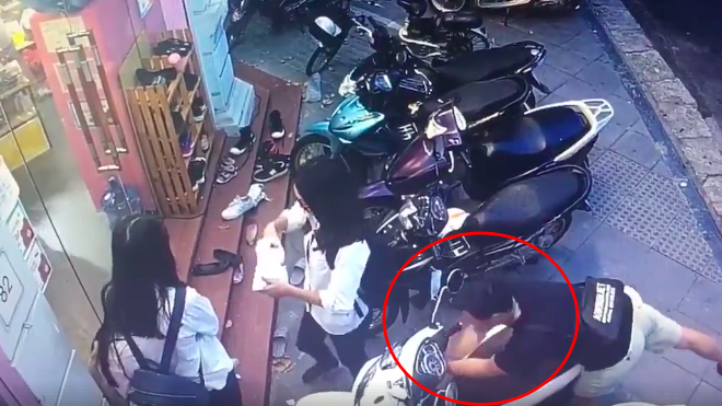 Hà Nội: Thanh niên bảnh bao thản nhiên trộm xe SH trong 'một nốt nhạc' trước mặt nhiều người Ảnh 2