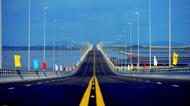 Chiêm ngưỡng toàn cảnh cầu vượt biển dài nhất Việt Nam Ảnh 2