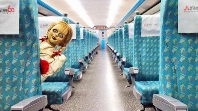 Công ty xe lửa Đài Loan khiếu nại khi búp bê Annabelle xuất hiện trên tàu hỏa Ảnh 2