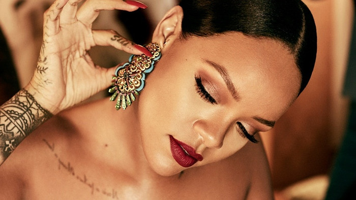 Rihanna xác nhận con cưng '40 sắc thái', chị em đã cạn túi còn phải lựa mỏi cả tay Ảnh 2