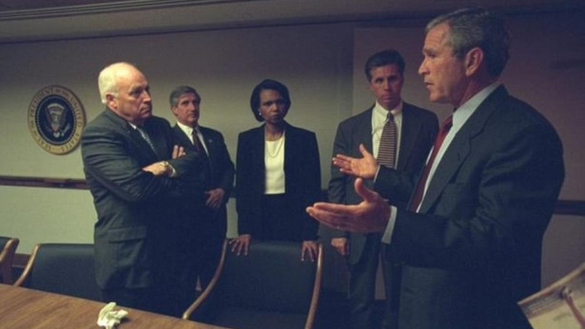 11/9: Những hình ảnh chưa từng được công bố khoảnh khắc Lầu năm góc bị tấn công Ảnh 2