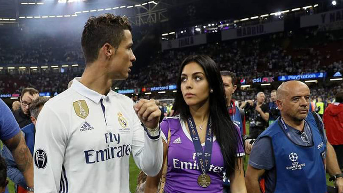 Bạn gái Ronaldo lại dính lùm xùm 'từ mặt' bố mẹ đẻ Ảnh 2