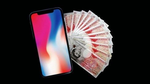 Tưởng rằng chỉ Việt Nam phải mua iPhone X đắt? Hãy nhìn vào các nước châu Âu khác đi! Ảnh 2