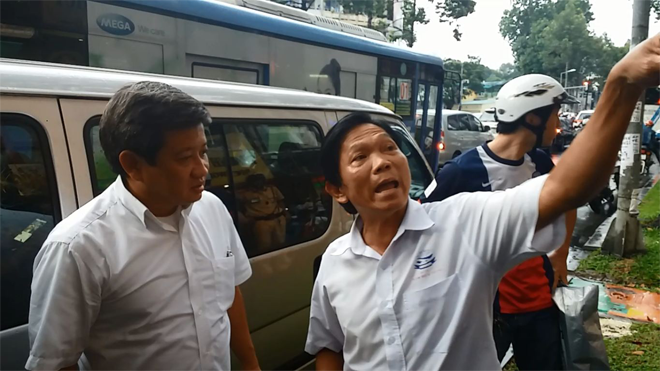 Chủ xe Lexus ‘cãi lý’ quyết liệt với đoàn liên ngành do ông Đoàn Ngọc Hải dẫn đầu Ảnh 2