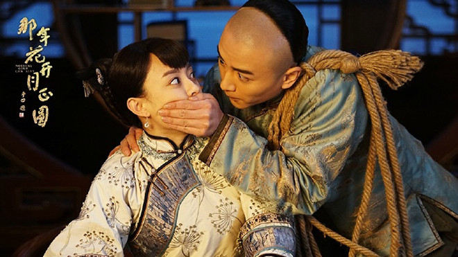 'Năm ấy hoa nở': Tôn Lệ bị 'thích sát', Trần Hiểu đến cứu kịp lúc Ảnh 2