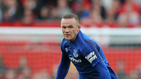 Wayne Rooney phải mặc áo công nhân đi quét rác Ảnh 2
