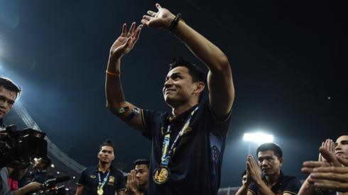 HLV Kiatisak: 'Làm HLV tuyển Việt Nam là thử thách rất thú vị' Ảnh 2