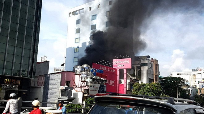 Một người chết, 2 người bị thương sau vụ hỏa hoạn ở Sài Gòn Ảnh 2