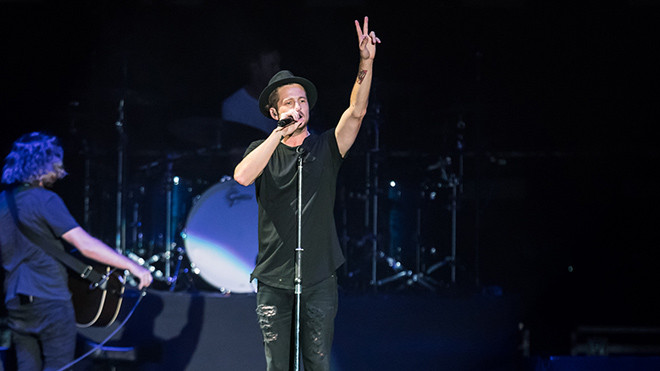 10.000 khán giả phủ kín sân khấu concert tại Thái Lan của OneRepublic Ảnh 2