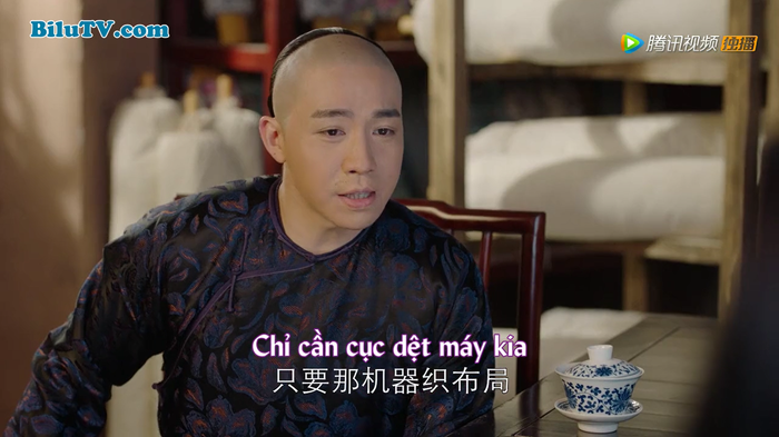 'Năm ấy hoa nở': Cuộc chiến của tiểu thư khuê các và cô gái mãi nghệ đầu đường