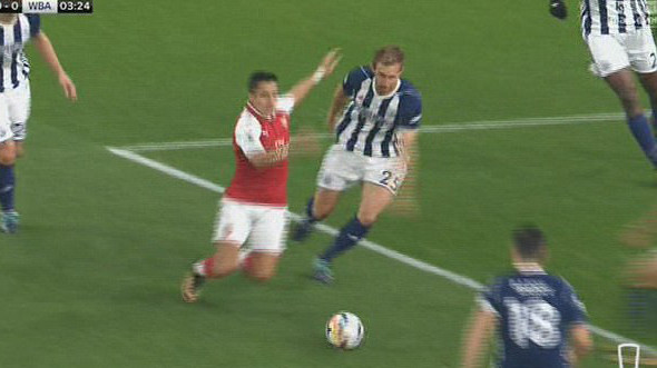 HLV West Brom bức xúc tố Alexis Sanchez ăn vạ Ảnh 2