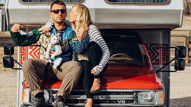 Chú mèo may mắn được cùng chủ nhân đi vòng quanh nước Mỹ Ảnh 2