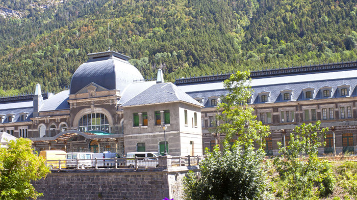 Trải nghiệm ở trạm xe lửa bỏ hoang đẹp nhất thế giới Ảnh 2