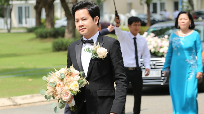 Chú rể Trung Tín bảnh bao, lên đường sang nhà đón hoa hậu Đặng Thu Thảo về dinh Ảnh 2