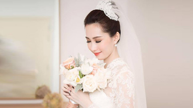 Váy cưới đính 1000 viên pha lê của Đặng Thu Thảo được làm trong một tháng Ảnh 2